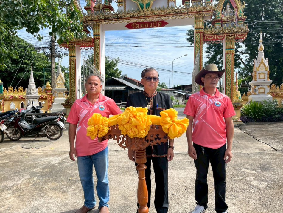 วันที่ 10 กรกฎาคม 2569 เวลา 09.00น. นำโดยนายธวัชชัย ศรวิชัย นายกองค์การบริหารส่วนตำบลตองปิด นางพัชรีพร บุญมา ปลัดองค์การบริหารส่วนตำบลตองปิด พร้อมด้วยคณะผู้บริหาร สมาชิกสภา หัวหน้าส่วนราชการ พนักงานส่วนตำบล ร่วมด้วยคณะครูนักเรียน โรงเรียนบ้านลุมพุกคูวงค์ โรงเรียนบ้านยางน้อยตองปิด กำนันผู้ใหญ่บ้าน อสม. ร่วมโครงการรณรงค์ป้องกันและควบคุมโรคไข้เลือดออก  ณ บริเวณหน้าวัดบ้านตองปิด ต.ตองปิด อ.น้ำเกลี้ยง จ.ศรีสะเกษ 09.30-12.00 น. ฉีดพ่นหมอกควันบ้านตองปิด ม.1 14.00-16.30 น. ฉีดพ่นหมอกควันบ้านมิตรเจริญ ม.12